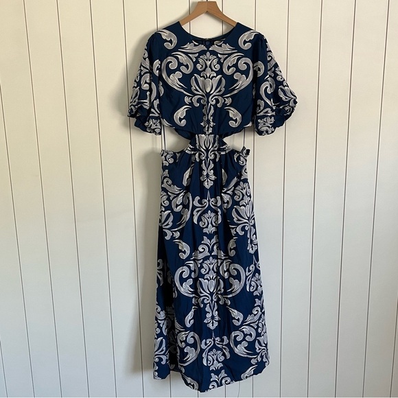 Abercrombie & Fitch Short Sleeve Cutout Maxi Dress in Blue Pattern - Picture 3 of 5